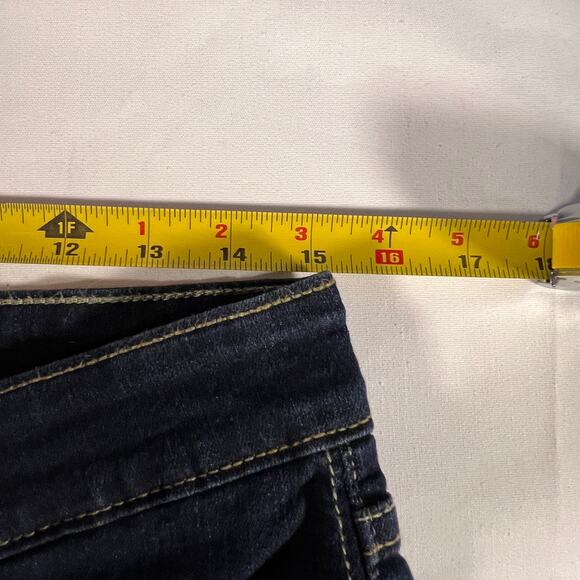 Levi Strauss and Co. Signature Shaping Totally Skinny Ankle Jeans Size 10s - Picture 9 of 9